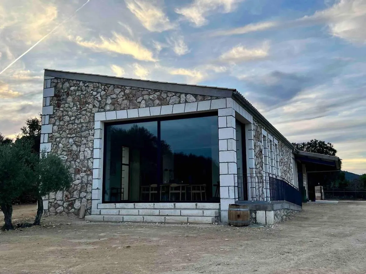 Los Dos Caballeros Winery & Vacation Rental Llubi Spain