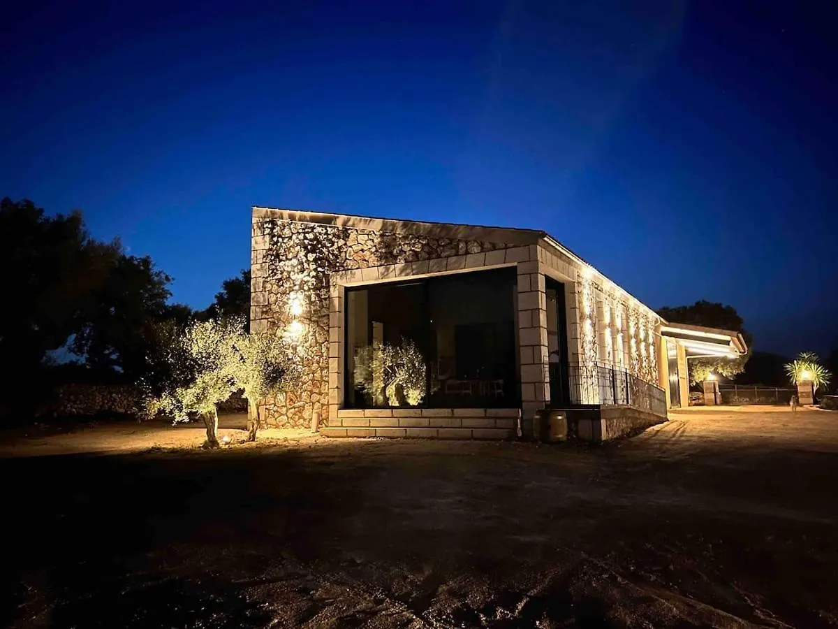 Chalet Los Dos Caballeros Winery & Vacation Rental Llubi Spain