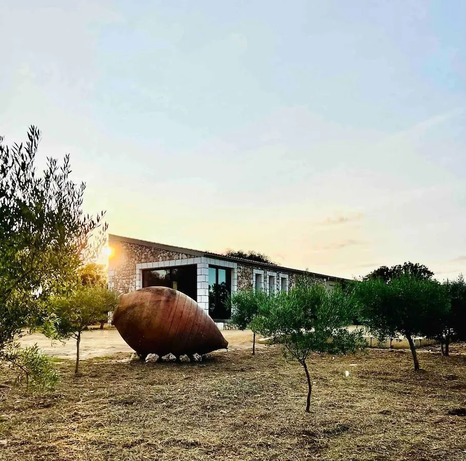 Los Dos Caballeros Winery & Vacation Rental Llubi