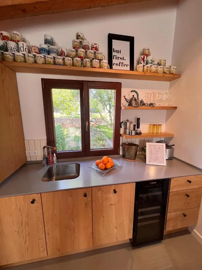 Los Dos Caballeros Winery & Vacation Rental Llubi